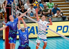 Tine Urnaut s prijatelji izpeljal vrhunski odbojkarski dan za Botrstvo v športu