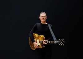 Bryan Adams se vrača v Slovenijo, tudi z akustičnim koncertom v Portorožu