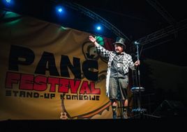 Vrača se Panč in letos prinaša novost: delavnico za mlade komike s prestižnim mentorjem