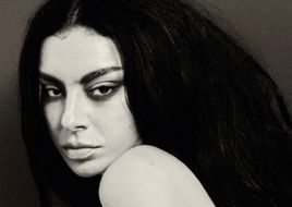 Charli XCX o novem albumu: Plesišče je mrtvo, zdaj ustvarjam rock glasbo