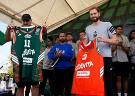 Dan Cedevite Olimpije pred Stožicami povezal Zmaje in navijače