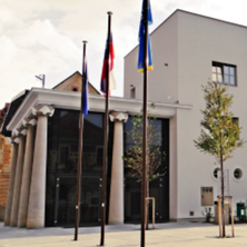 Cankarjev dom na Vrhniki